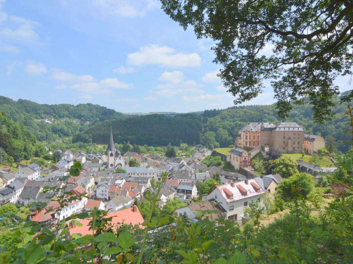 Very Comfortable House With Bathrooms And A Garden Mürlenbach Zimmer foto
