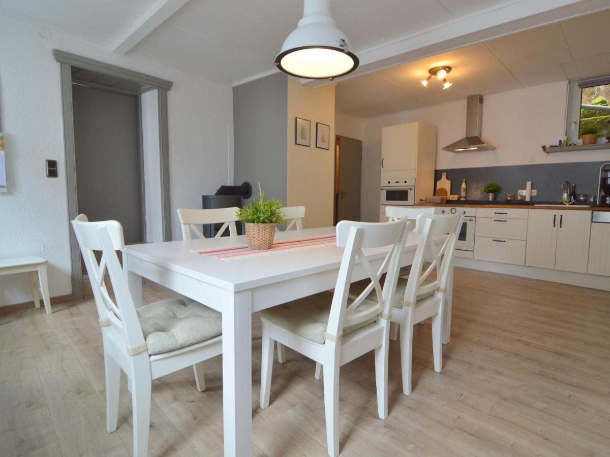 Very Comfortable House With Bathrooms And A Garden Mürlenbach Exterior foto